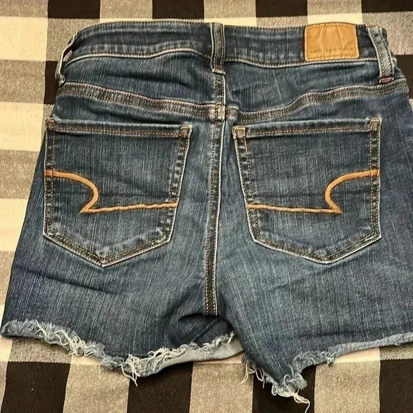 American Eagle denim shorts size 2 - Picture 2 of 4